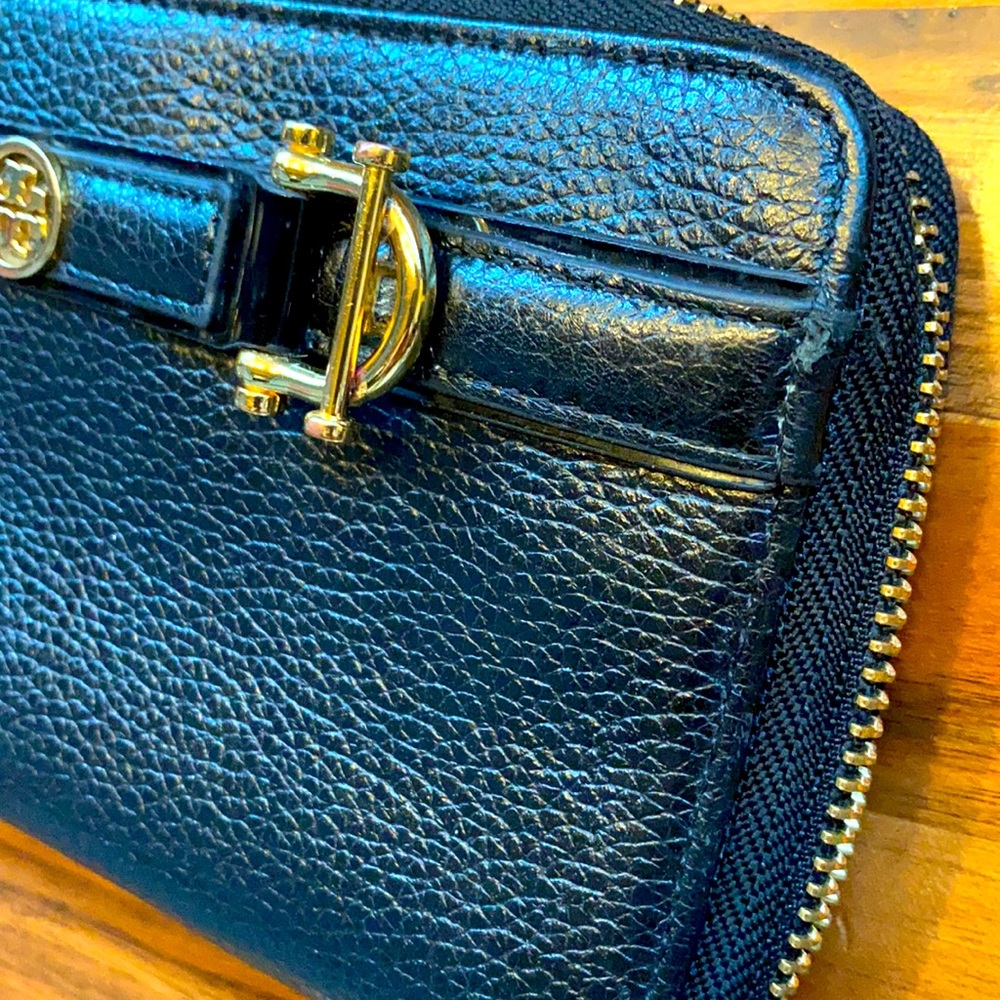 Authentic Tory Burch Wallet. Gently Used. Very Go… - image 5